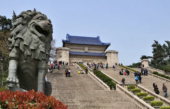 8-Day Yangtze Delta Cultural Immersion: Nanjing, Suzhou, Hangzhou & Shanghai