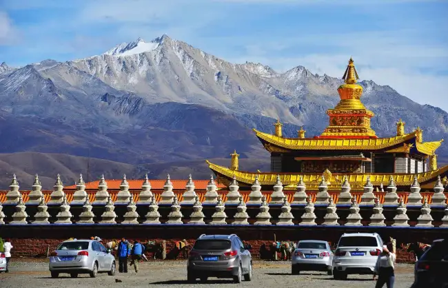 Tagong Monastery on Tagong Grassland - China Xian Tour: Private & Tailor-Made China Tours Tagong Monastery on Tagong Grassland