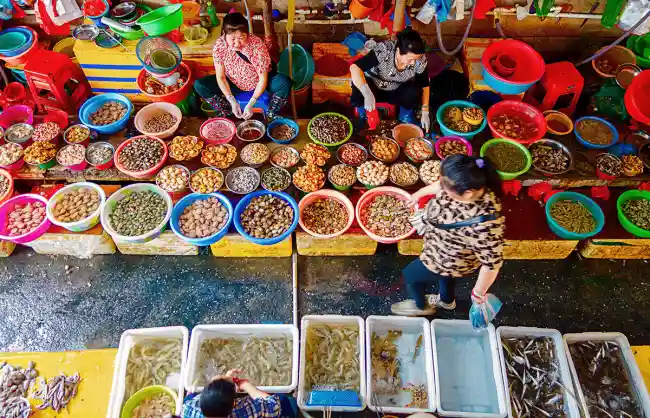 Beihai Weizhou Island South Bay Seafood Market