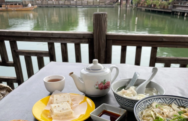 morning-tea-guest-in-wuzhen | China Xian Tour: Private & Tailor-Made China Tours morning-tea-guest-in-wuzhen