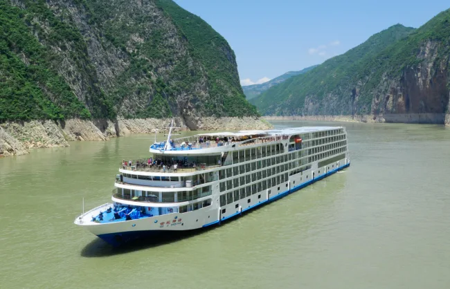 Yangtze River Cruise Ship