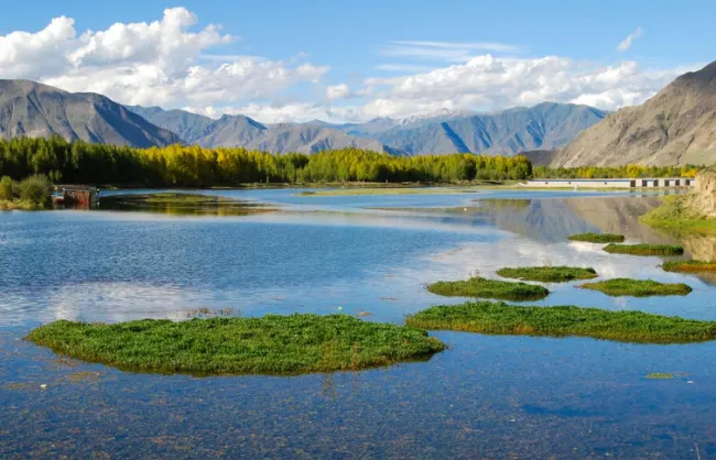 Lhasa River Yarlung Tsangpo