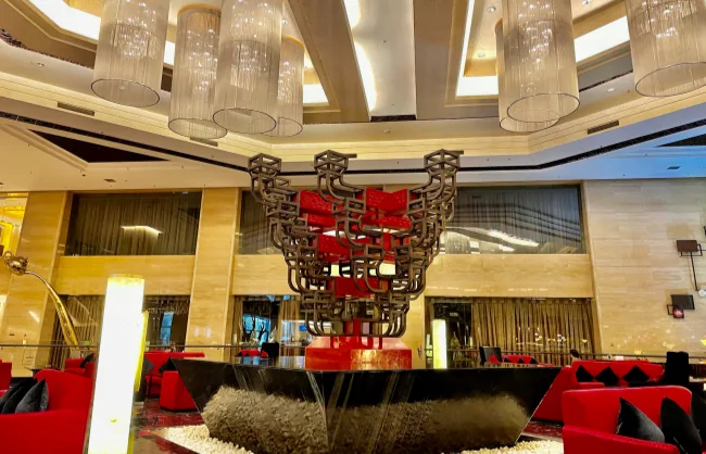 hilton-hotel | China Xian Tour: Private & Tailor-Made China Tours Beijing Capital Airport Hilton Hotel lobby interior