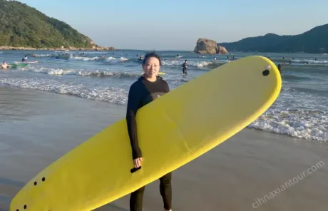 bella-surfing-in-sanya