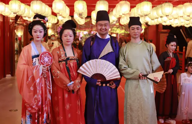 Hanfu-Experience-in-Changan-Twelve-Hours - China Xian Tour: Private & Tailor-Made China Tours Hanfu Experience in Changan Twelve Hours