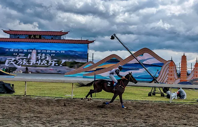 watch-horse-racing-at-san-yue-jie-festival | China Xian Tour: Private & Tailor-Made China Tours Watch horse racing at San Yue Jie Festival