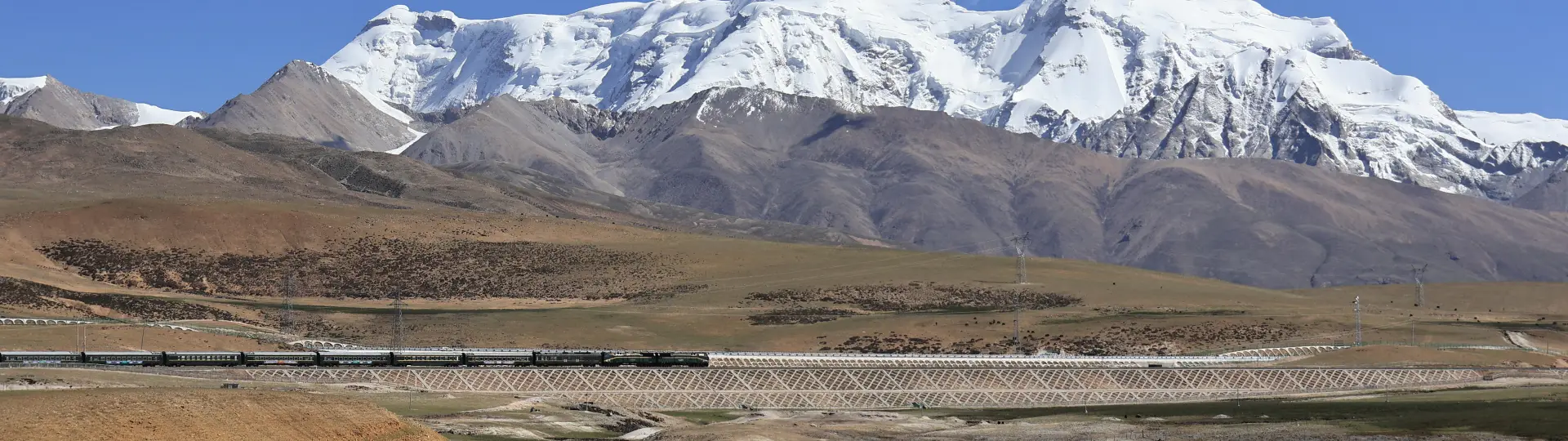 Xining Lhasa train via Qinghai-Tibet railway
