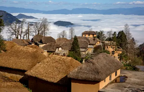 yuanyang-tour-hani-village-mushroom-dwellings