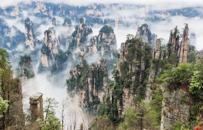 Zhangjiajie Tianzi Mountain peaks