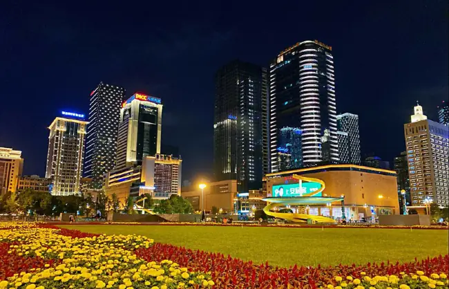 Tianfu Square: The Beating Heart of Chengdu’s Soul