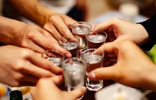 drinking etiquette - China Xian Tour: Private & Tailor-Made China Tours Chinese Drinking Etiquette