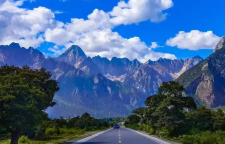 318 Highway scenery - China Xian Tour: Private & Tailor-Made China Tours 318 Highway scenery