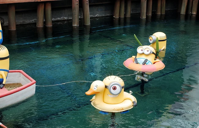 children-minion-land | China Xian Tour: Private & Tailor-Made China Tours children-minion-land