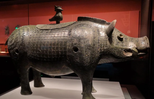 shang-dynasty-pig-shaped-cultural-relic | China Xian Tour: Private & Tailor-Made China Tours Ancient Shang Dynasty pig shaped cultural relic