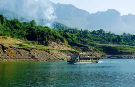 Three Gorges Section of Yangtze River - China Xian Tour: Private & Tailor-Made China Tours Three Gorges Section of Yangtze River