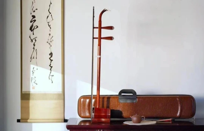 erhu | China Xian Tour: Private & Tailor-Made China Tours Chinese Instruments Erhu