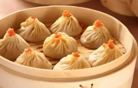 Shanghai Food - Steamed Bun with Crab Roe