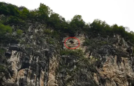 Shennv Stream Suspended Coffins - China Xian Tour: Private & Tailor-Made China Tours Shennv Stream Suspended Coffins