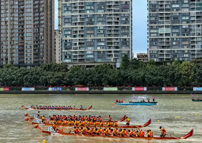 guangzhou international dragon boat race | China Xian Tour: Private & Tailor-Made China Tours Guangzhou International Dragon Boat Race