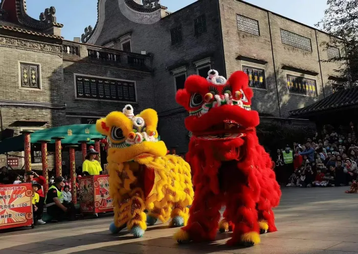 lion dance | China Xian Tour: Private & Tailor-Made China Tours Lion Dance in Guangdong during Spring Festival