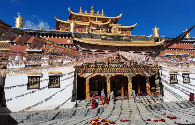 Shangri-La Dongzhulin Monastery