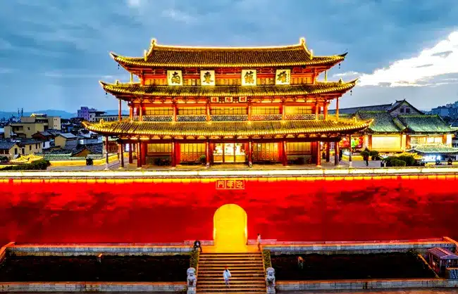 5 Days Jianshui Tour with Family-friendly Teapot Making