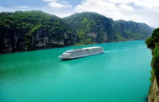 yangtze-cruise-president-8 - China Xian Tour: Private & Tailor-Made China Tours Yangtze River Cruise President 8