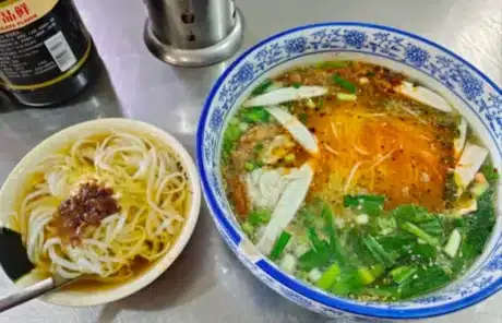 Jianshui Caoya Rice Noodles - China Xian Tour: Private & Tailor-Made China Tours Jianshui Caoya Rice Noodles