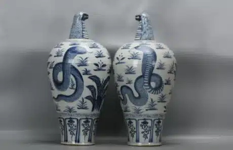 Blue-and-white porcelain with snake motif - China Xian Tour: Private & Tailor-Made China Tours Blue-and-white porcelain with snake motif
