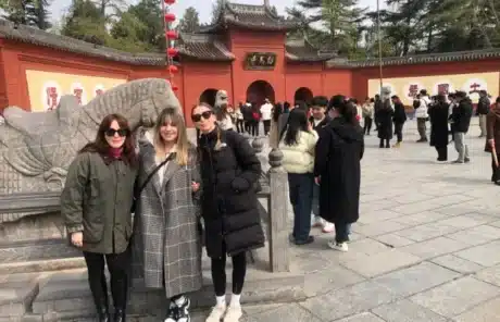 Our Customers at White Horse Temple - China Xian Tour: Private & Tailor-Made China Tours CXTās Customers at White Horse Temple