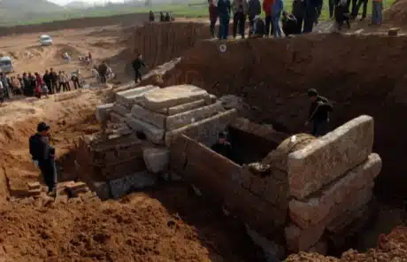 a tomb from the early western han dynasty discovered in chongqing - China Xian Tour: Private & Tailor-Made China Tours A tomb from the early Western Han Dynasty discovered in Chongqing