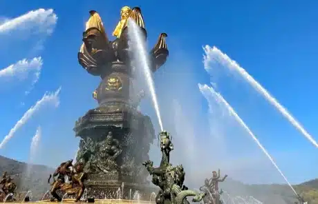 nine dragons bathing sakyamuni - China Xian Tour: Private & Tailor-Made China Tours Nine Dragons Bathing Sakyamuni