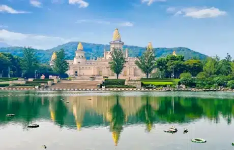 the opulent lingshan brahma palace - China Xian Tour: Private & Tailor-Made China Tours The Opulent Lingshan Brahma PalaceĀ