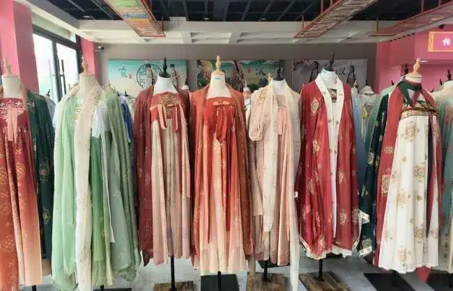 hanfu store - China Xian Tour: Private & Tailor-Made China Tours Hanfu Rental Store