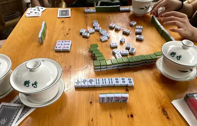 Learn to play mahjong at People's Park