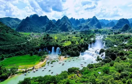 detian fall bird eye view - China Xian Tour: Private & Tailor-Made China Tours A birdās eye view of Ban Gioc-Detian Falls