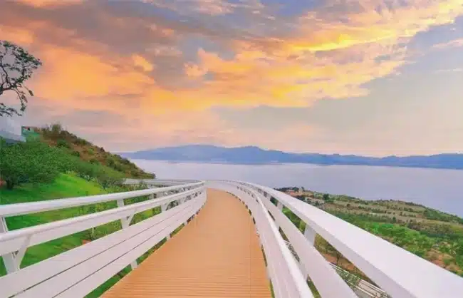 sun mountain plank road - China Xian Tour: Private & Tailor-Made China Tours Sun Mountain Plank Road in Kunming Fuxian Lake