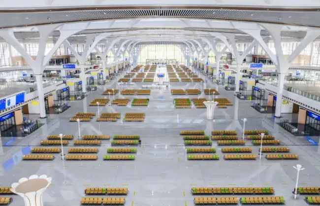 waiting hall - China Xian Tour: Private & Tailor-Made China Tours Waiting Hall of Chongqing East Station