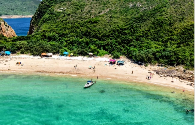 clear water and beach at sai kung | China Xian Tour: Private & Tailor-Made China Tours Clear water and beach at Sai Kung, Hong Kong