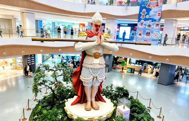giant-sun-wukong-sculpture | China Xian Tour: Private & Tailor-Made China Tours Giant Sun Wukong sculpture at Xi'an Joy City