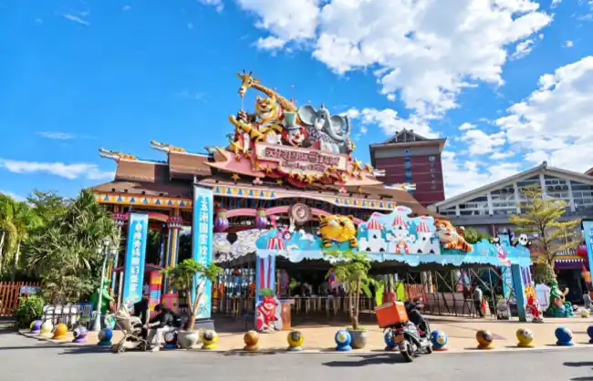 lingling-international-circus-city | China Xian Tour: Private & Tailor-Made China Tours Lingling International Circus City