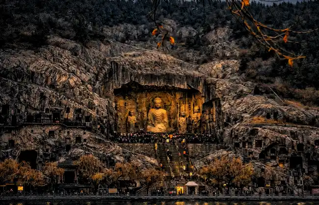 night-view-of-longmen-grottoes | China Xian Tour: Private & Tailor-Made China Tours Explore Longmen Grottoes at night