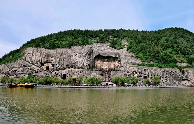 photos-taken-from-yi-river-eas-bank | China Xian Tour: Private & Tailor-Made China Tours Photos taken from Yi river East Bank