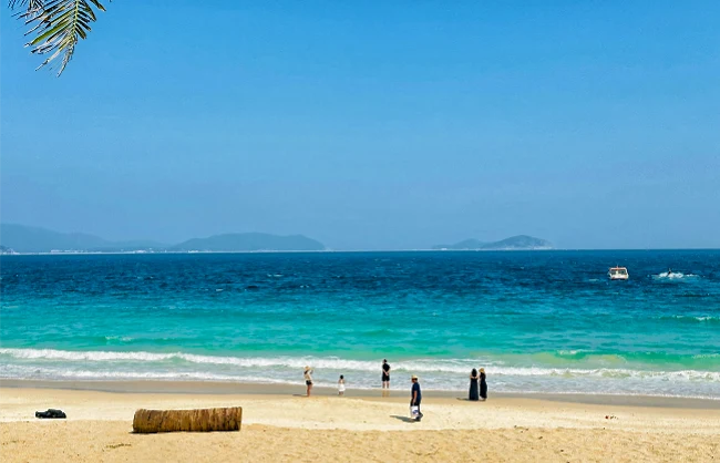 sanya-beach | China Xian Tour: Private & Tailor-Made China Tours Sanya beach coastal scenery