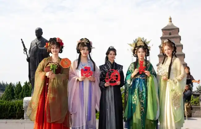 xian-hanfu-experience | China Xian Tour: Private & Tailor-Made China Tours Xian Hanfu Experience