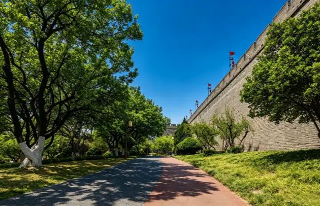 city-wall-park | China Xian Tour: Private & Tailor-Made China Tours Xi'an City Wall Park