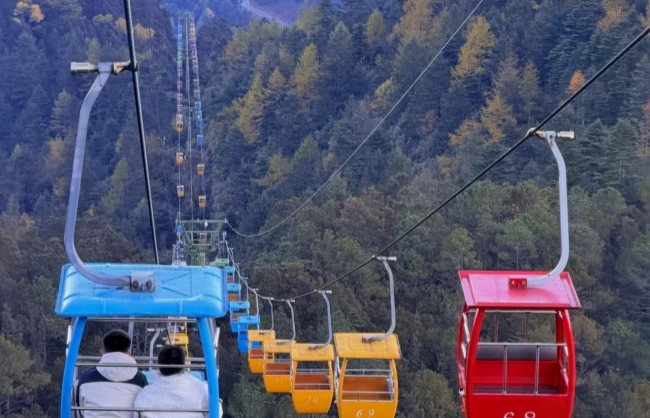 jade-dragon-snow-mountain-cable-car