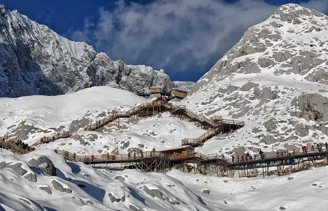 jade-dragon-snow-mountain-lijiang-in-november | China Xian Tour: Private & Tailor-Made China Tours Jade Dragon Snow Mountain Lijiang in November