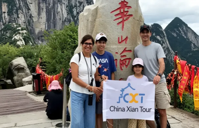 Customers visit Huashan Mountain