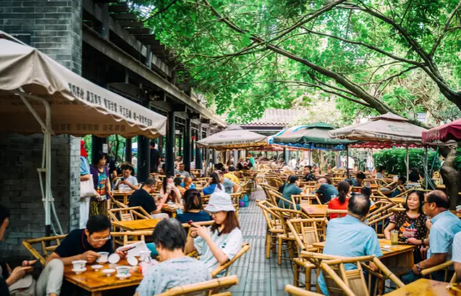 renmin-park | China Xian Tour: Private & Tailor-Made China Tours Drinking tea at Chengdu People's Park